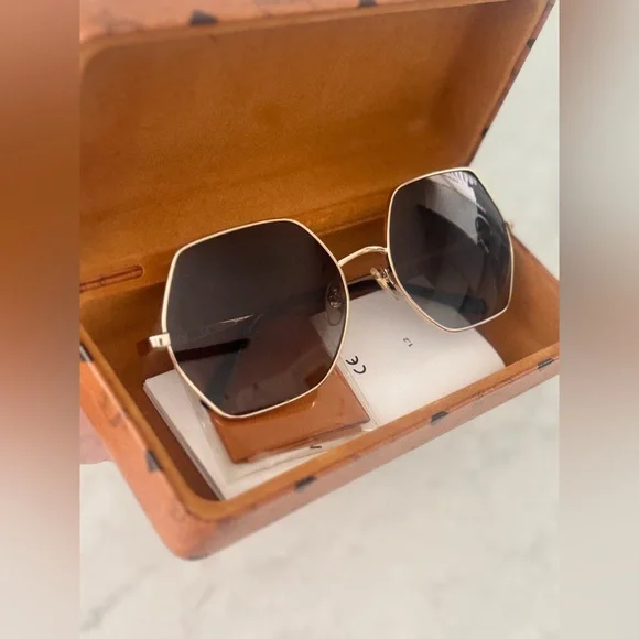 MCM Square-Frame Visetos-Print Sunglasses With Brown Case/Cleaning Cloth